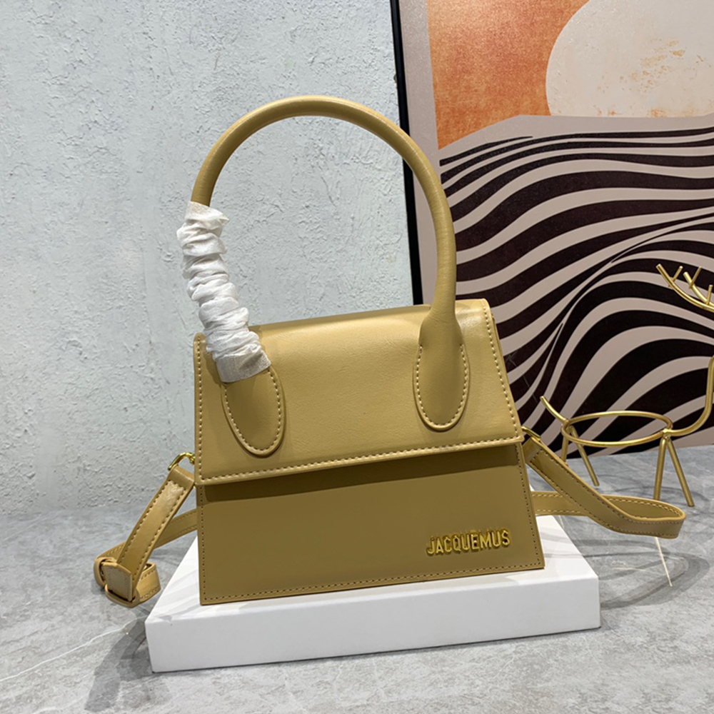 Jacquemus Le Grand Chiquito Medium Tote Lipstick Bag