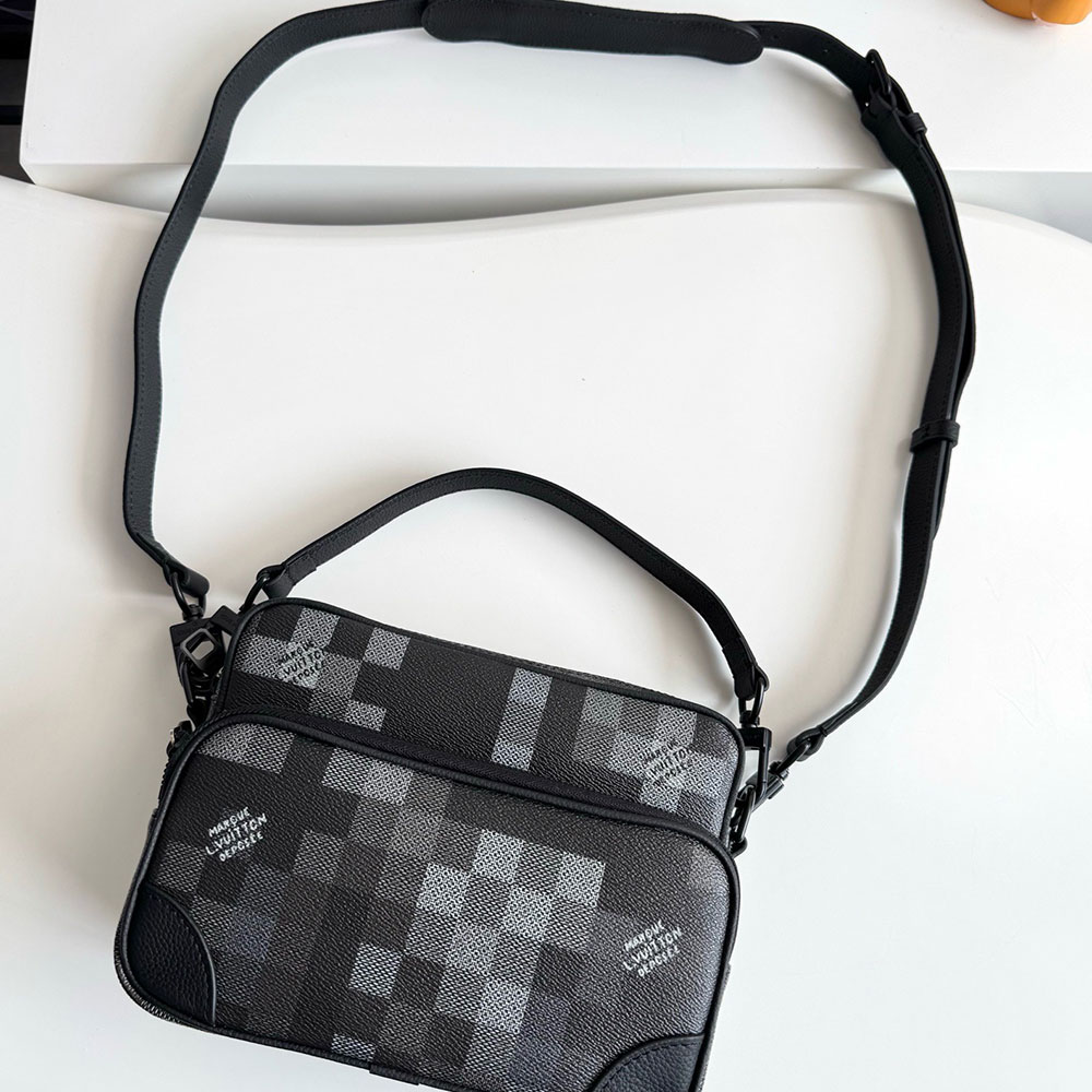 Louis Vuitton M14988 Nil Messenger