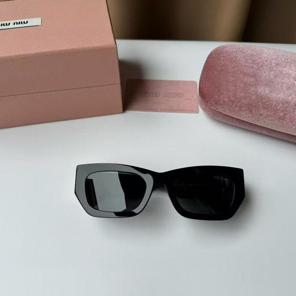 Miu Miu Glimpse Sunglasses
