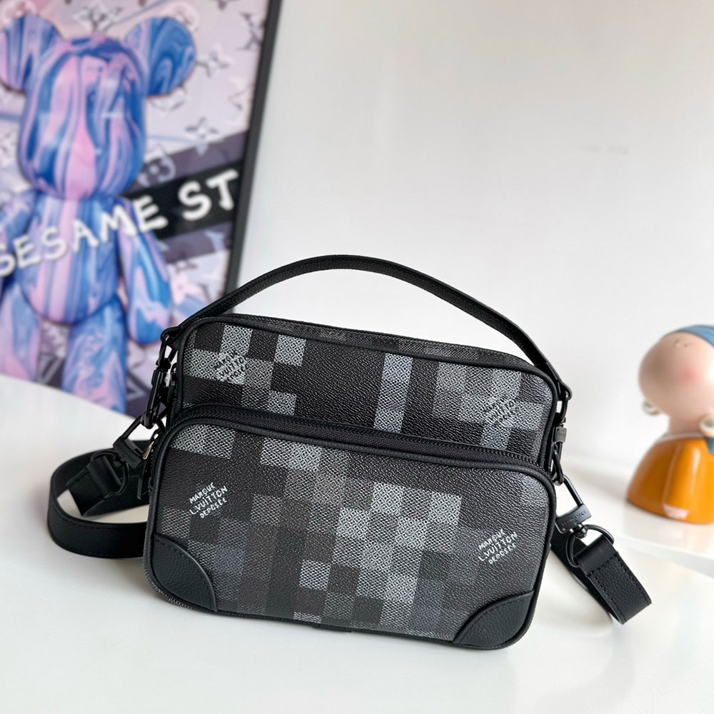 Louis Vuitton M14988 Nil Messenger