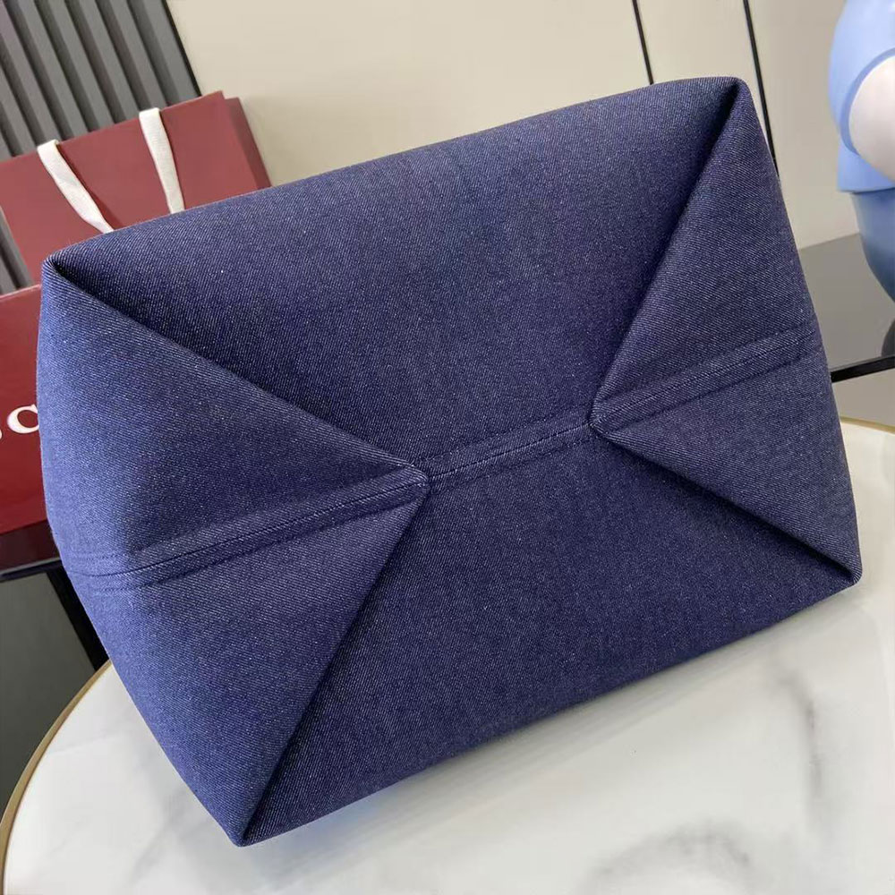 Gucci Totissima Medium Reversible Tote Bag