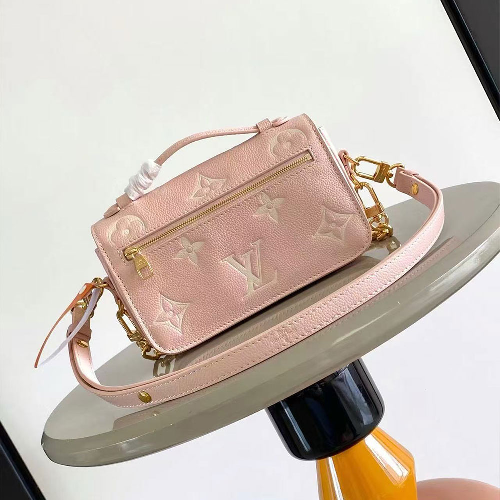 Louis Vuitton M14208 Pochette Métis East West