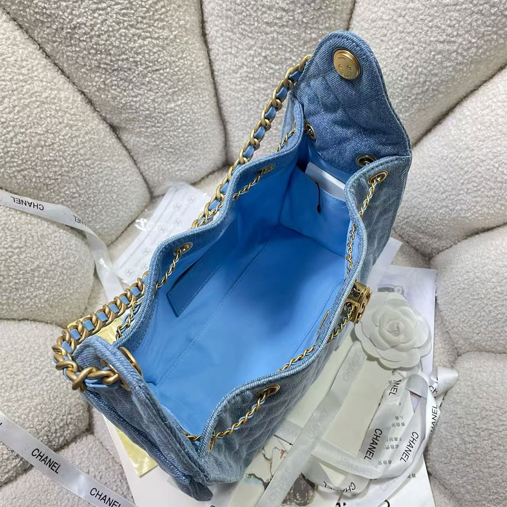 CHANEL 25 Small Handbag