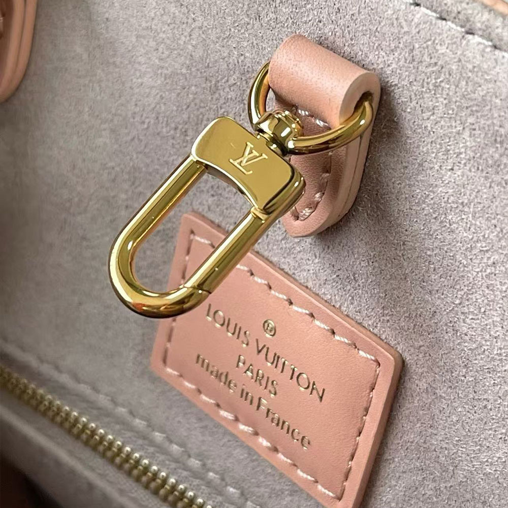 Louis Vuitton M46286 OnTheGo MM