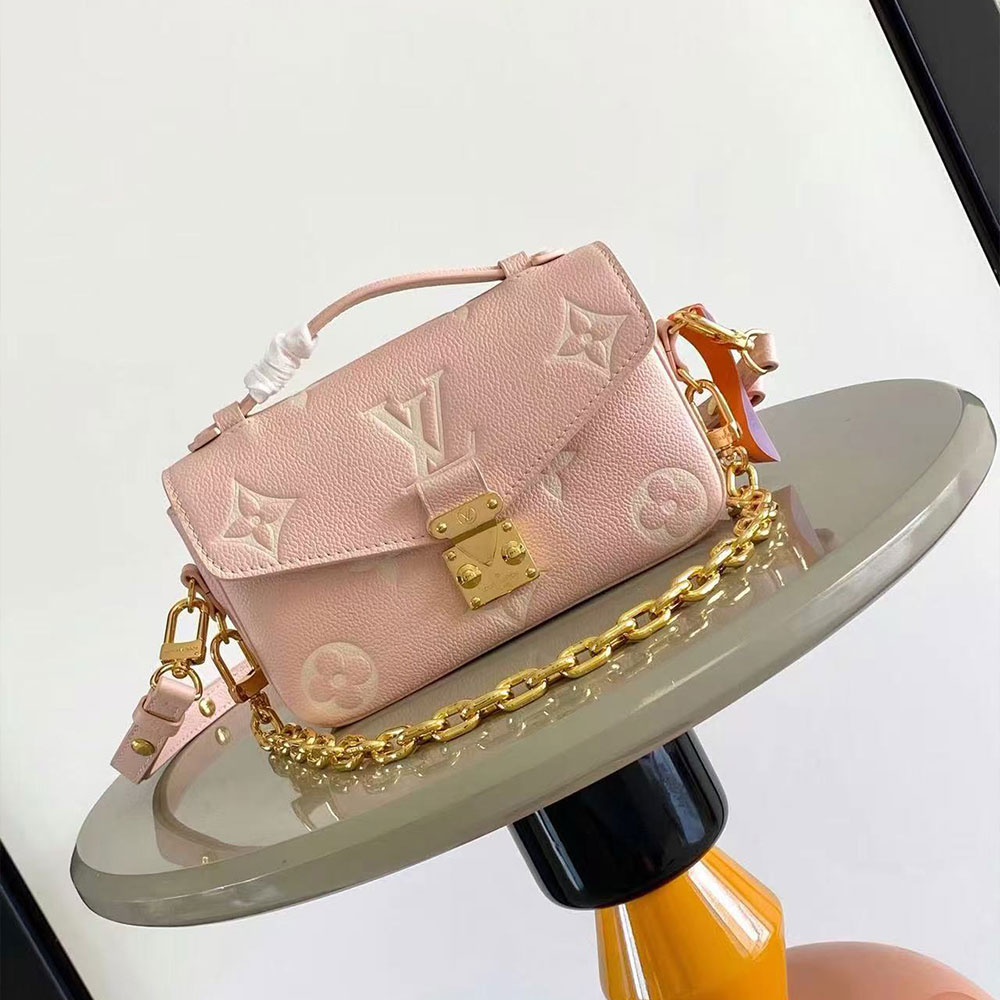 Louis Vuitton M14208 Pochette Métis East West