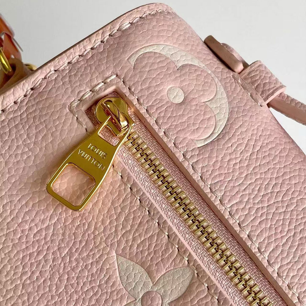 Louis Vuitton M14208 Pochette Métis East West