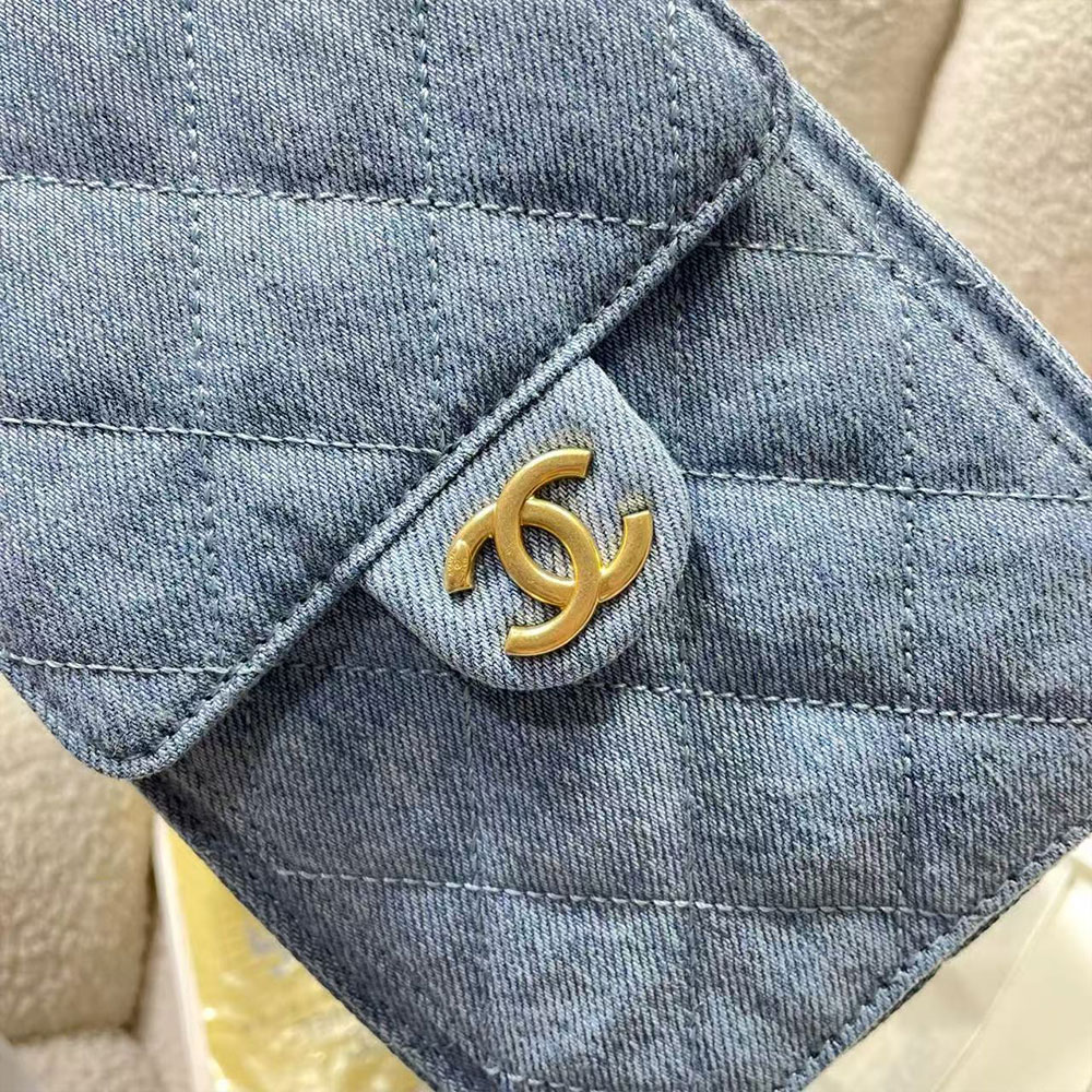 CHANEL 25 Small Handbag
