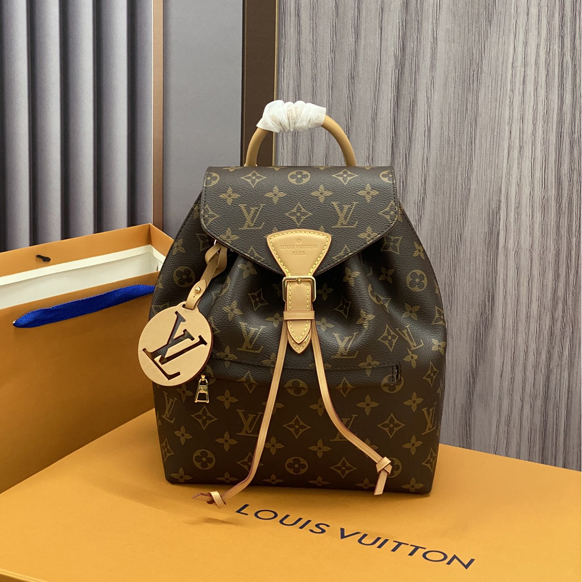 Louis Vuitton Montsouris PM M45501