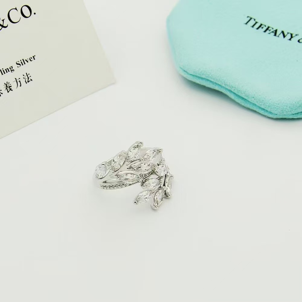 Tiffany & Co vine winding ring
