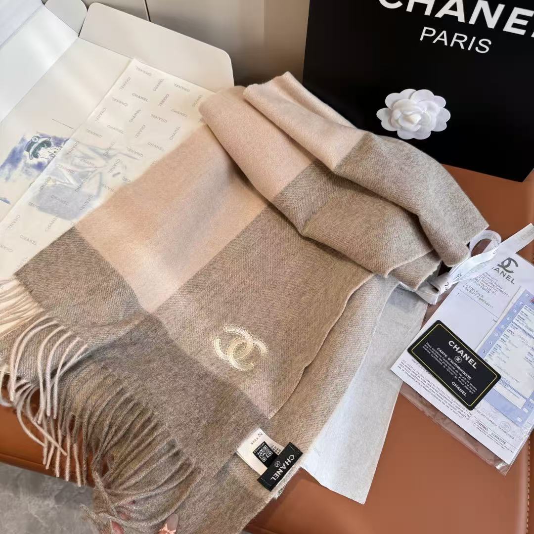 Chanel Cashmere ripple scarf