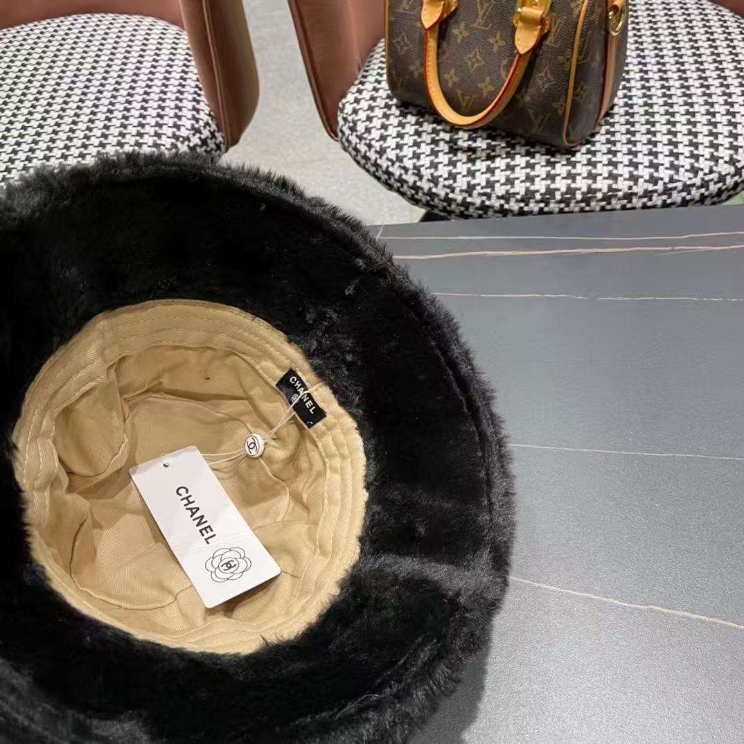 Chanel Fluffy bucket hat