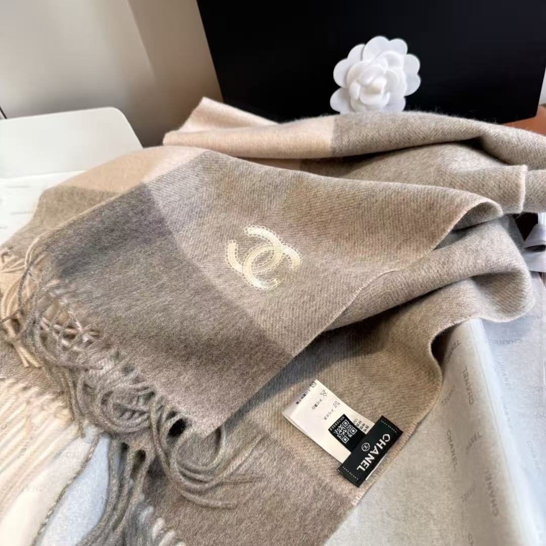 Chanel Cashmere ripple scarf