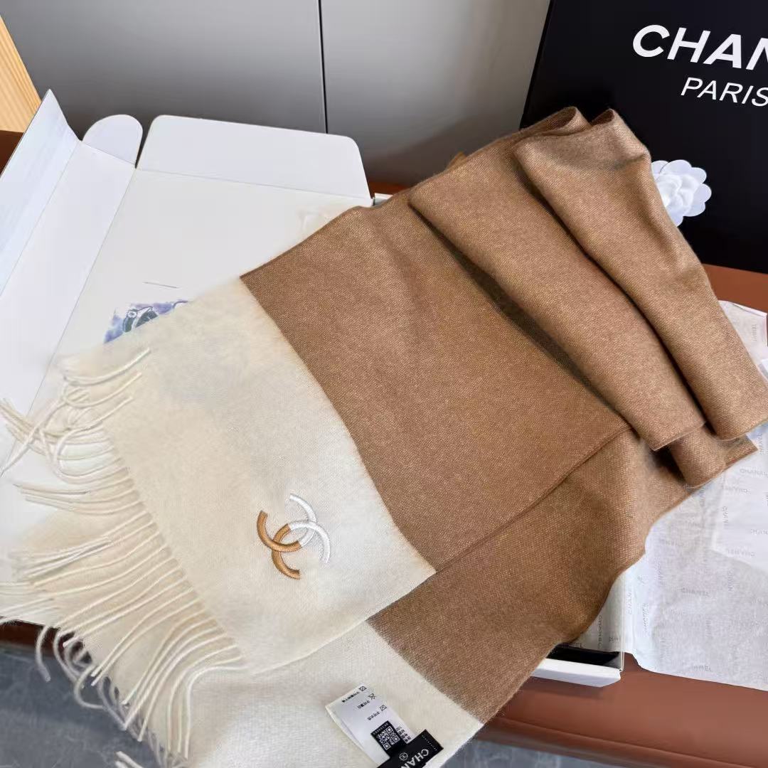 Chanel Cashmere ripple scarf