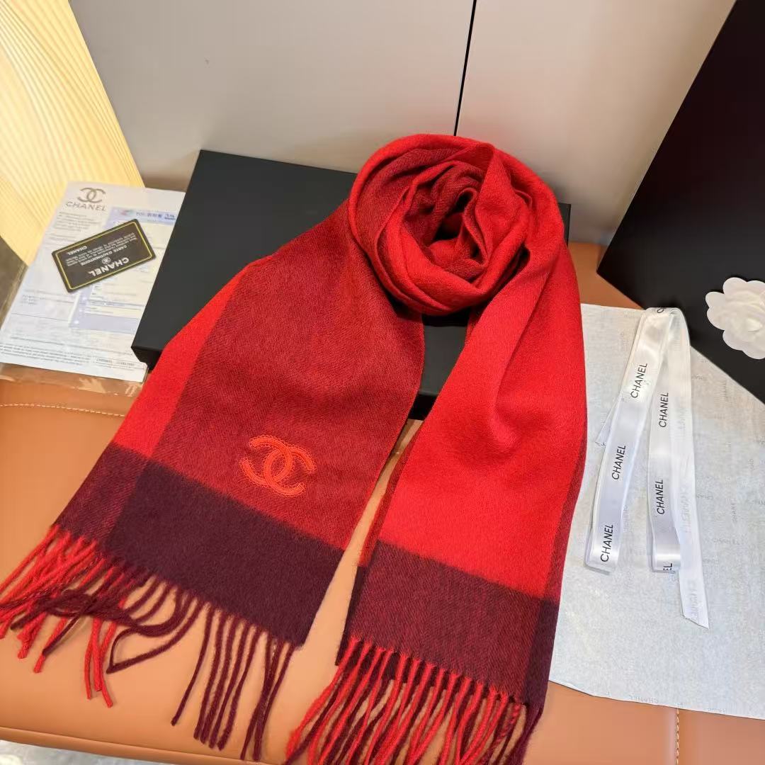 Chanel Cashmere ripple scarf