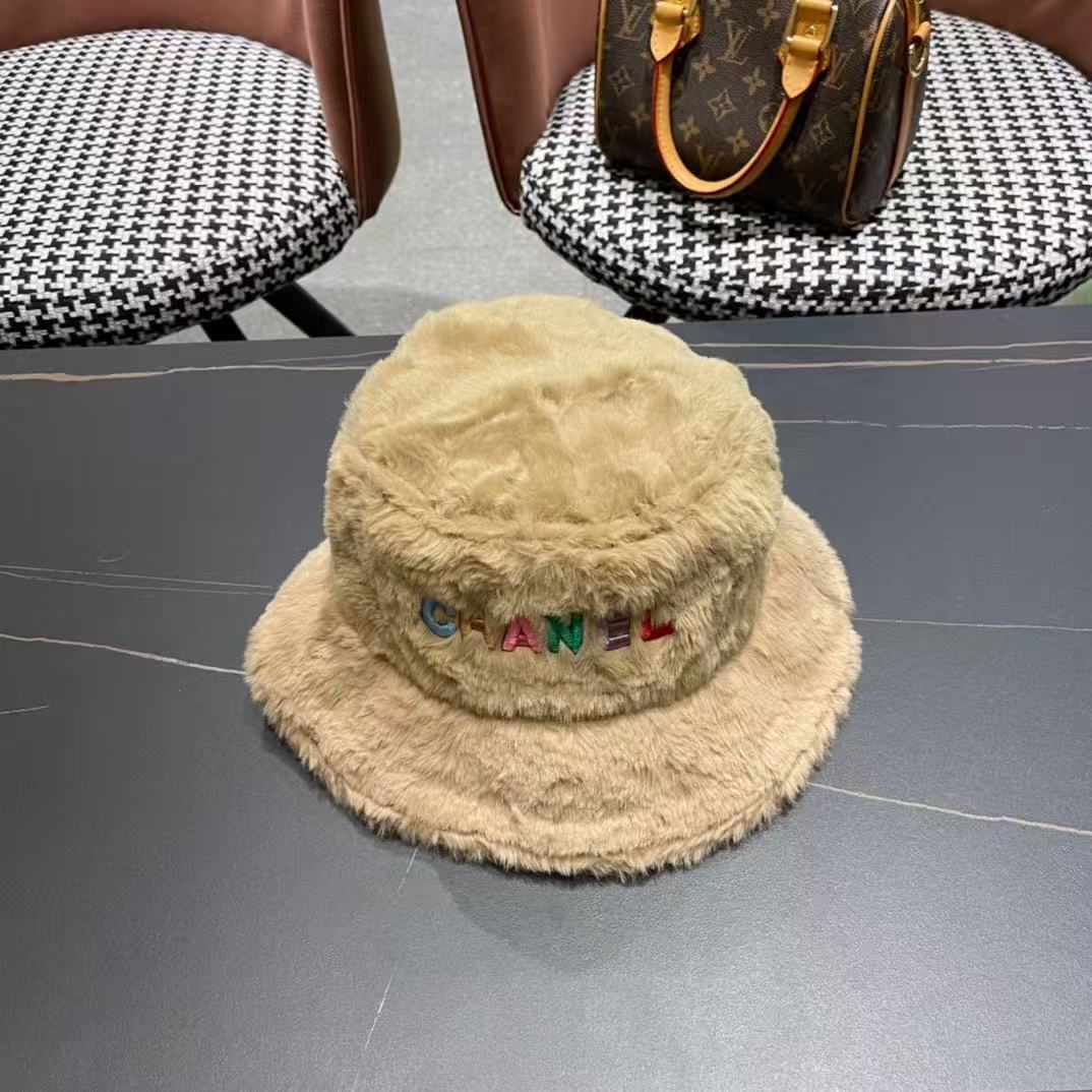 Chanel Fluffy bucket hat