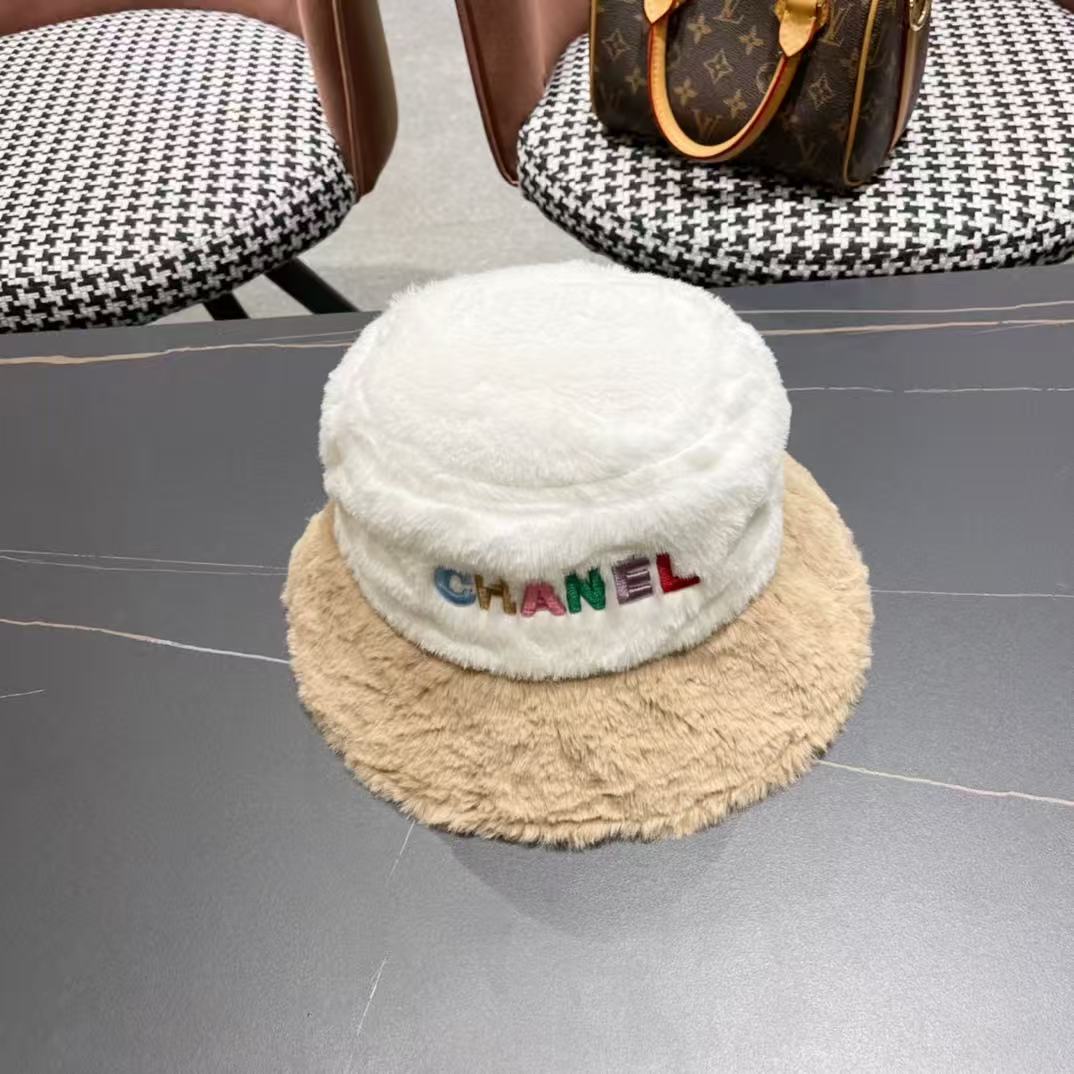 Chanel Fluffy bucket hat