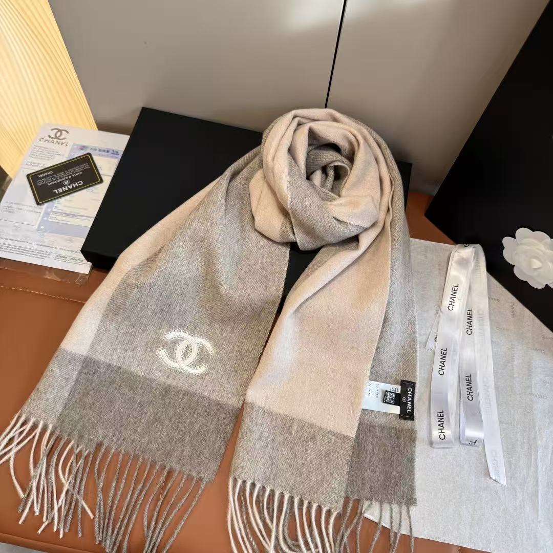 Chanel Cashmere ripple scarf