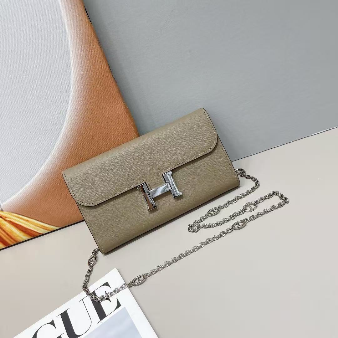 Hermès Constance wallet on chain