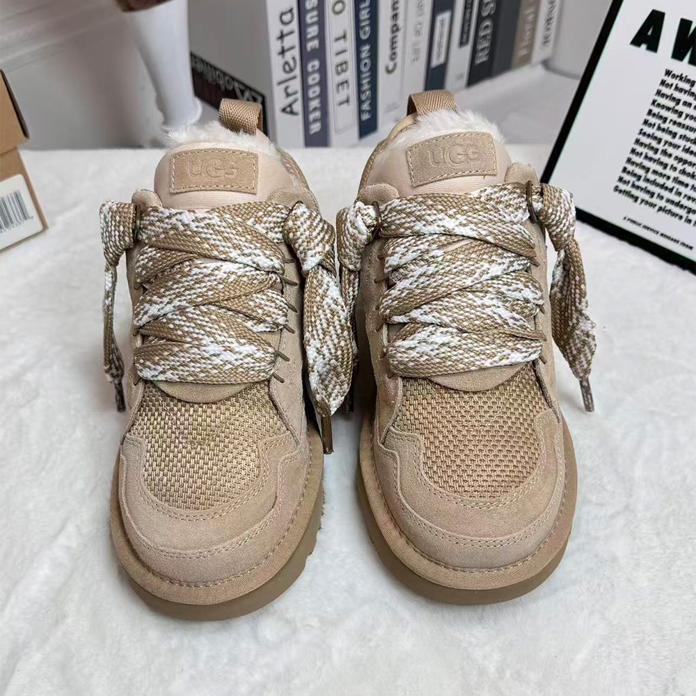 UGG Low-top sneakers