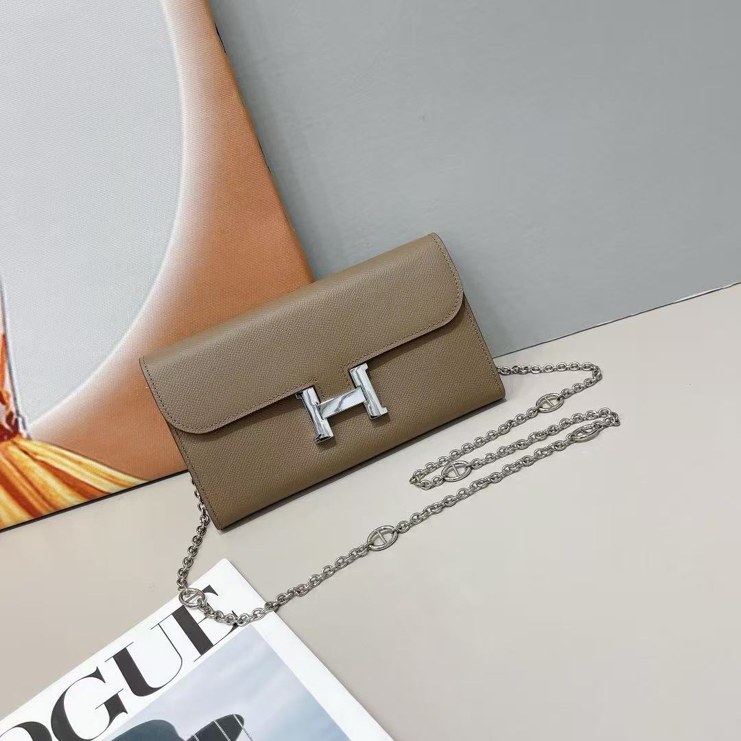 Hermès Constance wallet on chain