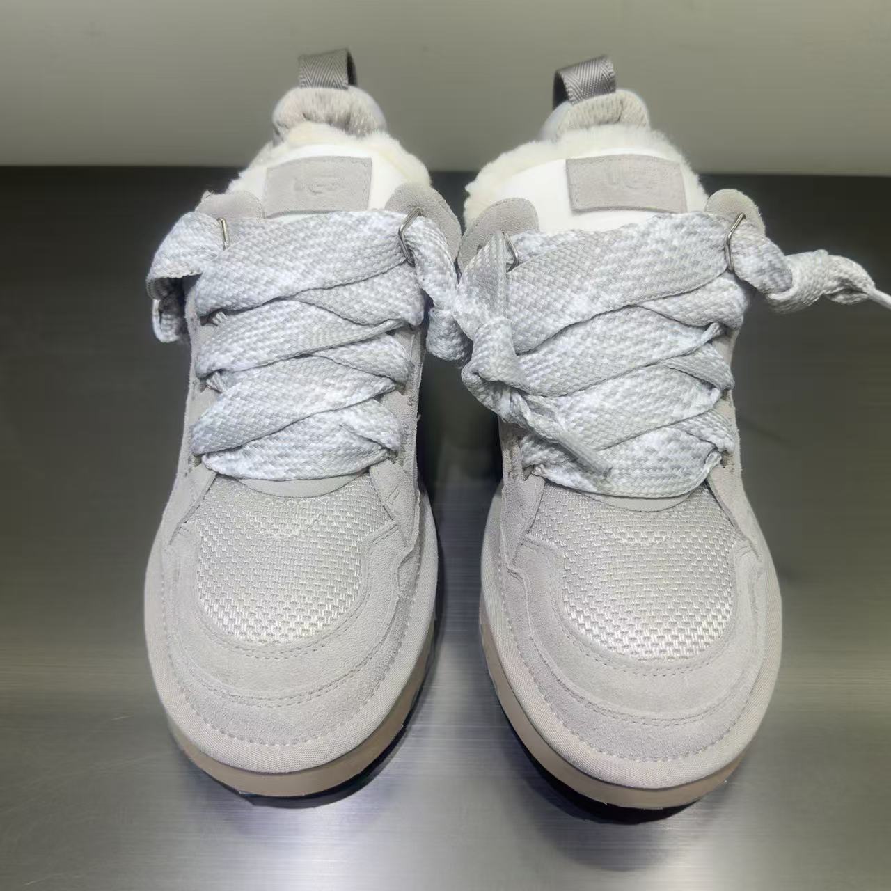 UGG Low-top sneakers