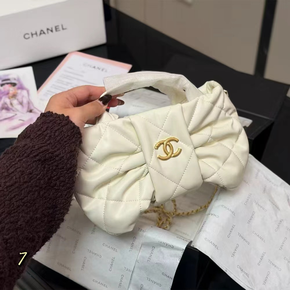 Chanel Fall-Winter 2025/26 Mini Bow Bag (Replica)