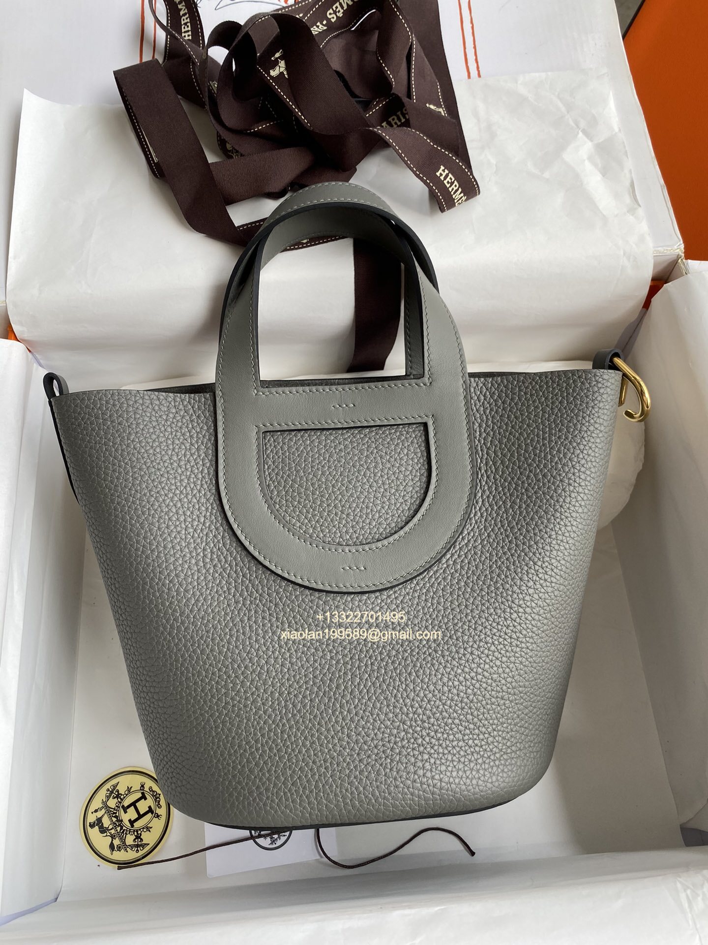 Hermès In-The-Loop 18/23 Bag in Taurillon Clemence (TC) and Swift Leather, Hand-stitched with Beeswax Thread. Color: Cumulus Grey. - Jinteng Luxury Collection bags