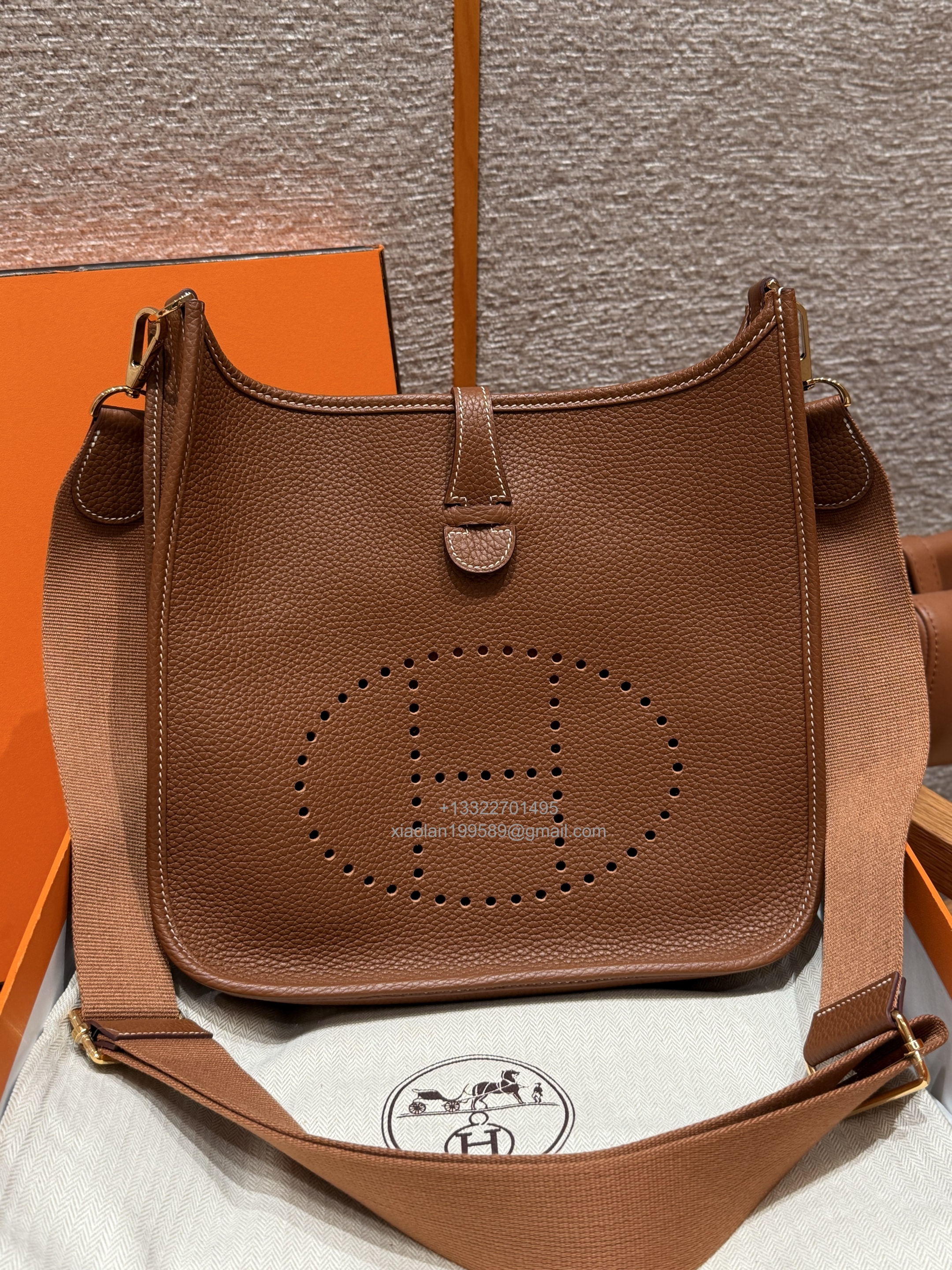 Hermès Evelyne Bag in Clemence Leather, Premium Handcrafted Customization – Gold Brown. - Jinteng Luxury Collection bags