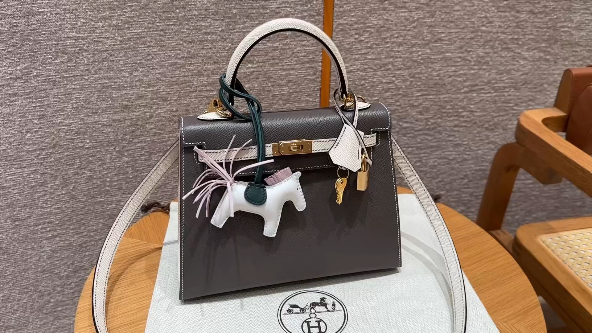 Hermès Kelly 25/28/32cm in Epsom leather, fully hand-stitched with waxed thread, customized in color-block design. - Jinteng Luxury Collection bags