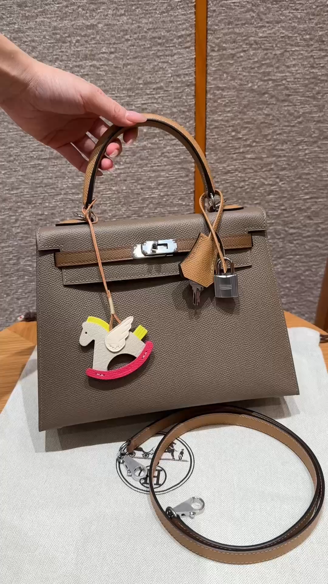 Hermès Kelly 25/28/32cm in Epsom leather, fully hand-stitched with waxed thread, customized in color-block design. - Jinteng Luxury Collection bags