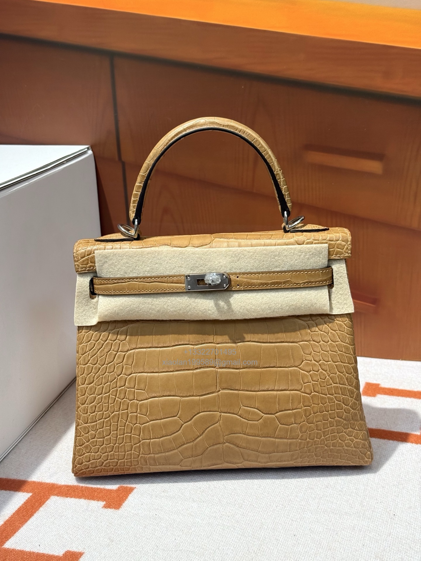 Hermès Kelly 25/28/32cm in Crocodile Leather, Fully Handmade Premium Private Customization-Milk Tea Color - Jinteng Luxury Collection bags