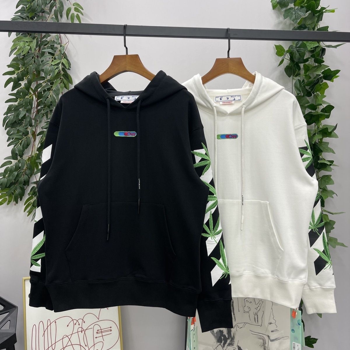 1:1 Version Back Embroidered Leaf Hoodie 2 Colors