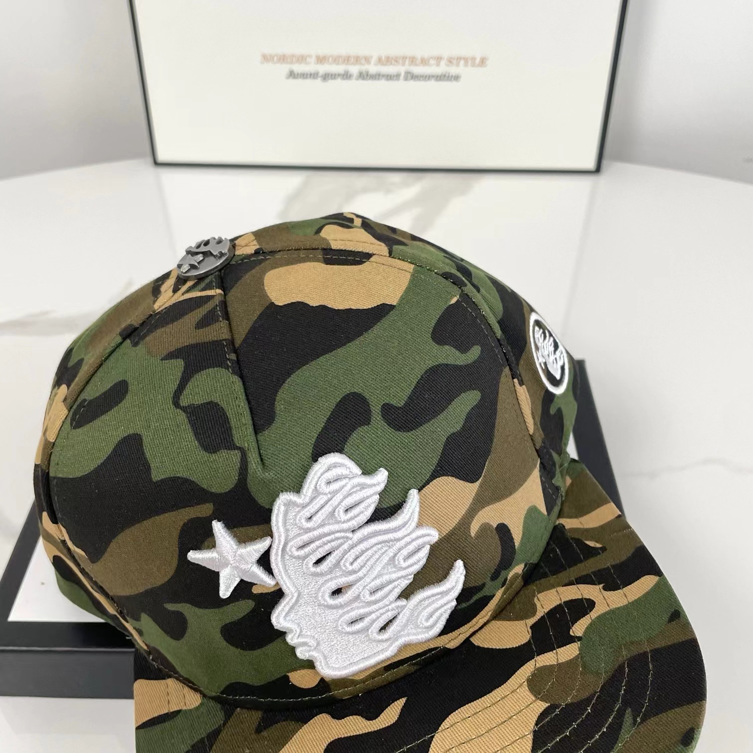 Camo color fashion cap
