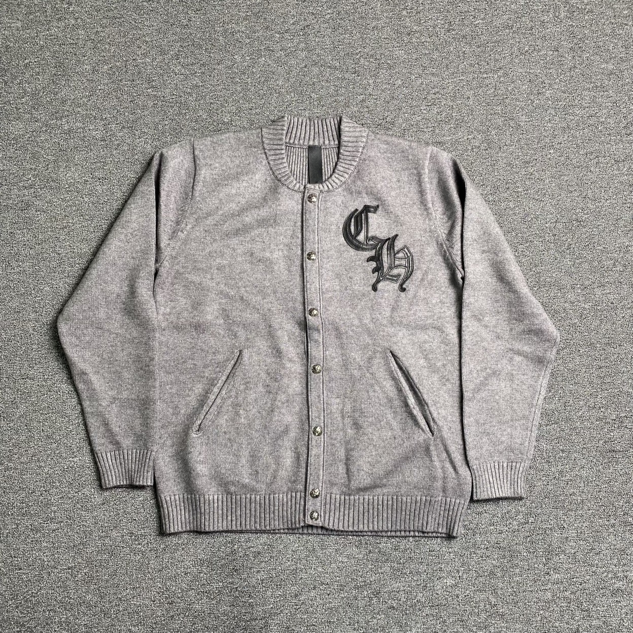 Chrome Heart Button Sweater 2 Colors