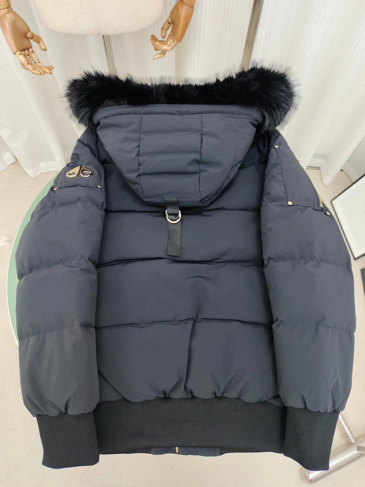 1:1 Best Quality Moose Kunckles Down Jacket Black Color Goden Zipper with NFC