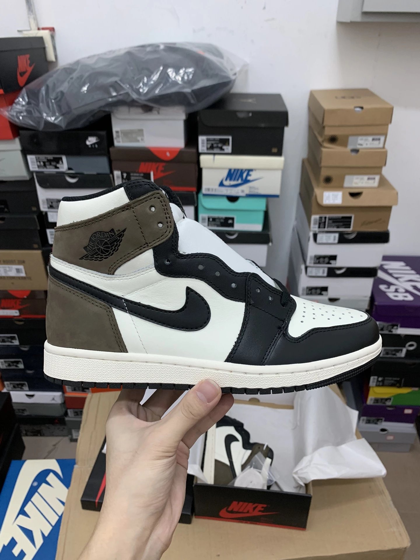 AJ 1 Retro Moca High Brown Color