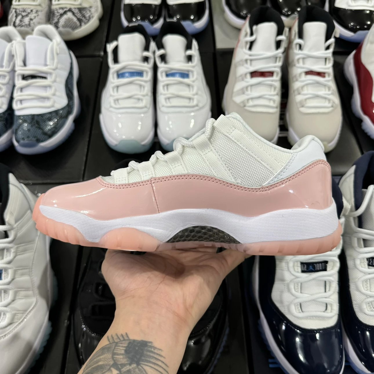Air Jordan 11 Retro Low Light Pink