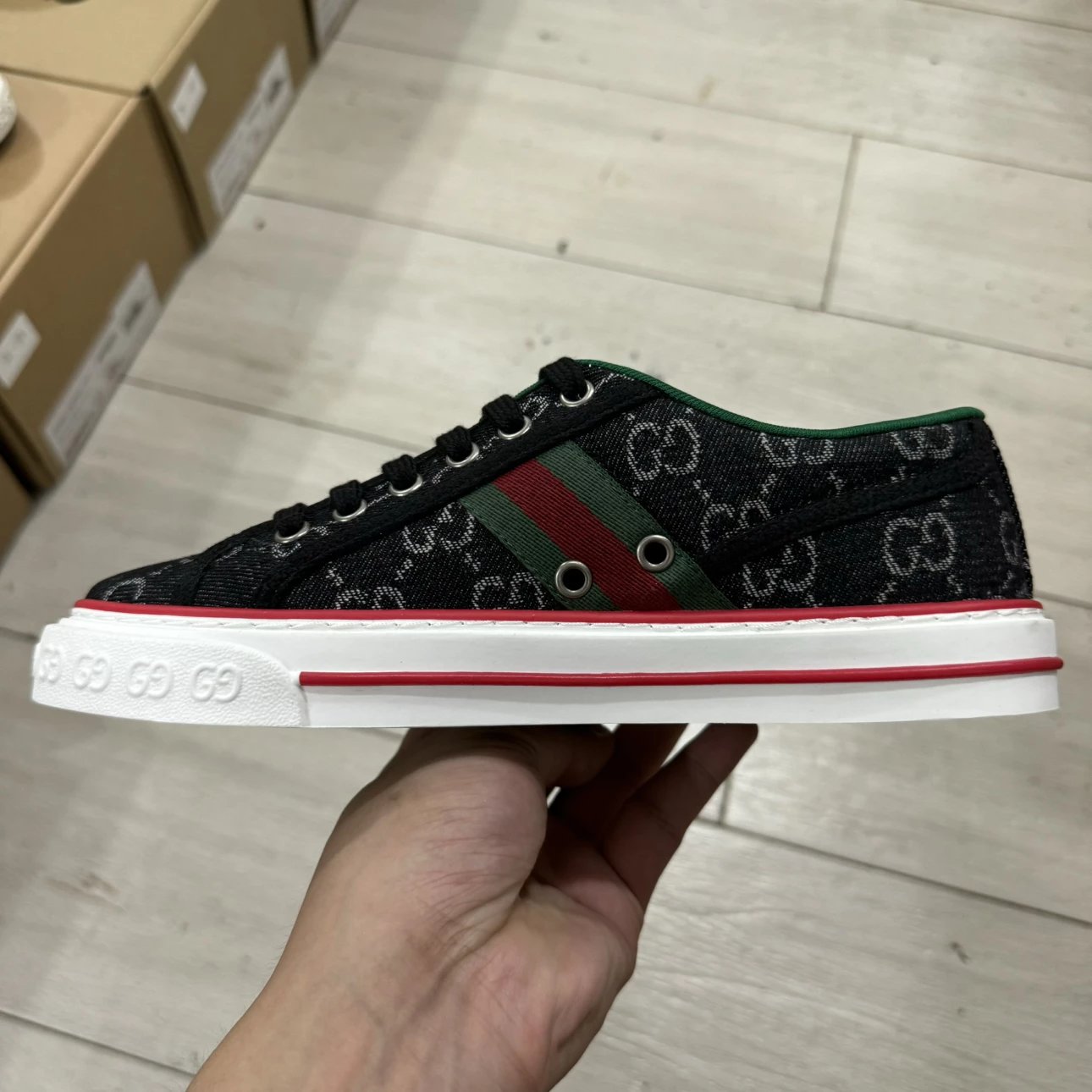 gucci black Classical letters low shoes