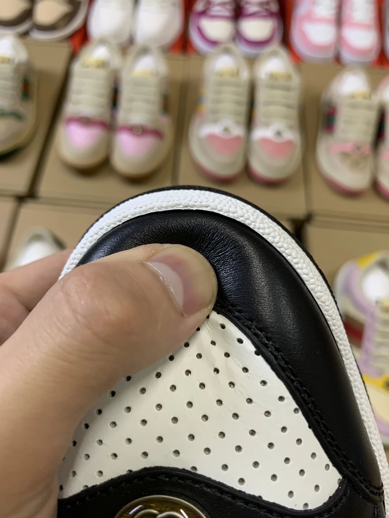 Gucci classical balck white shoes