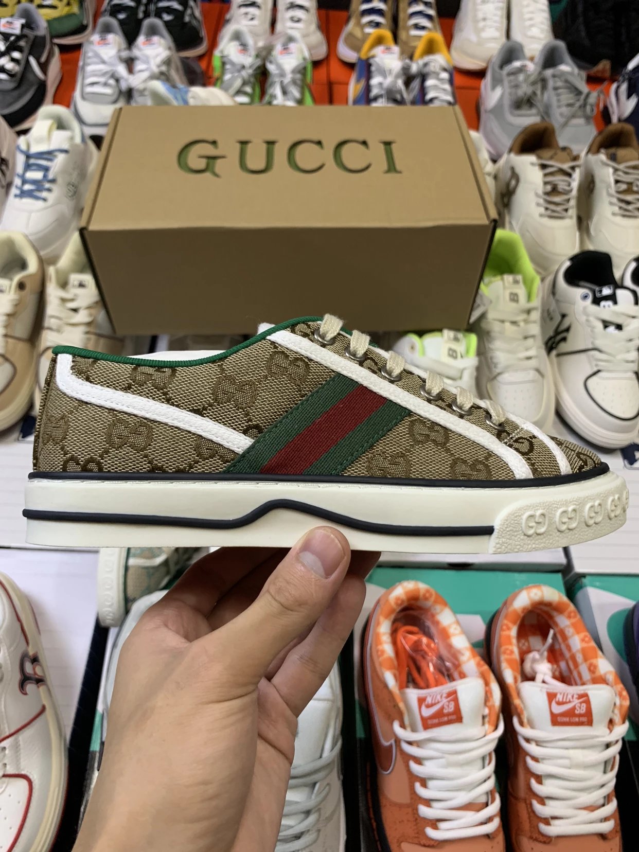Gucci Classical logo low shoes