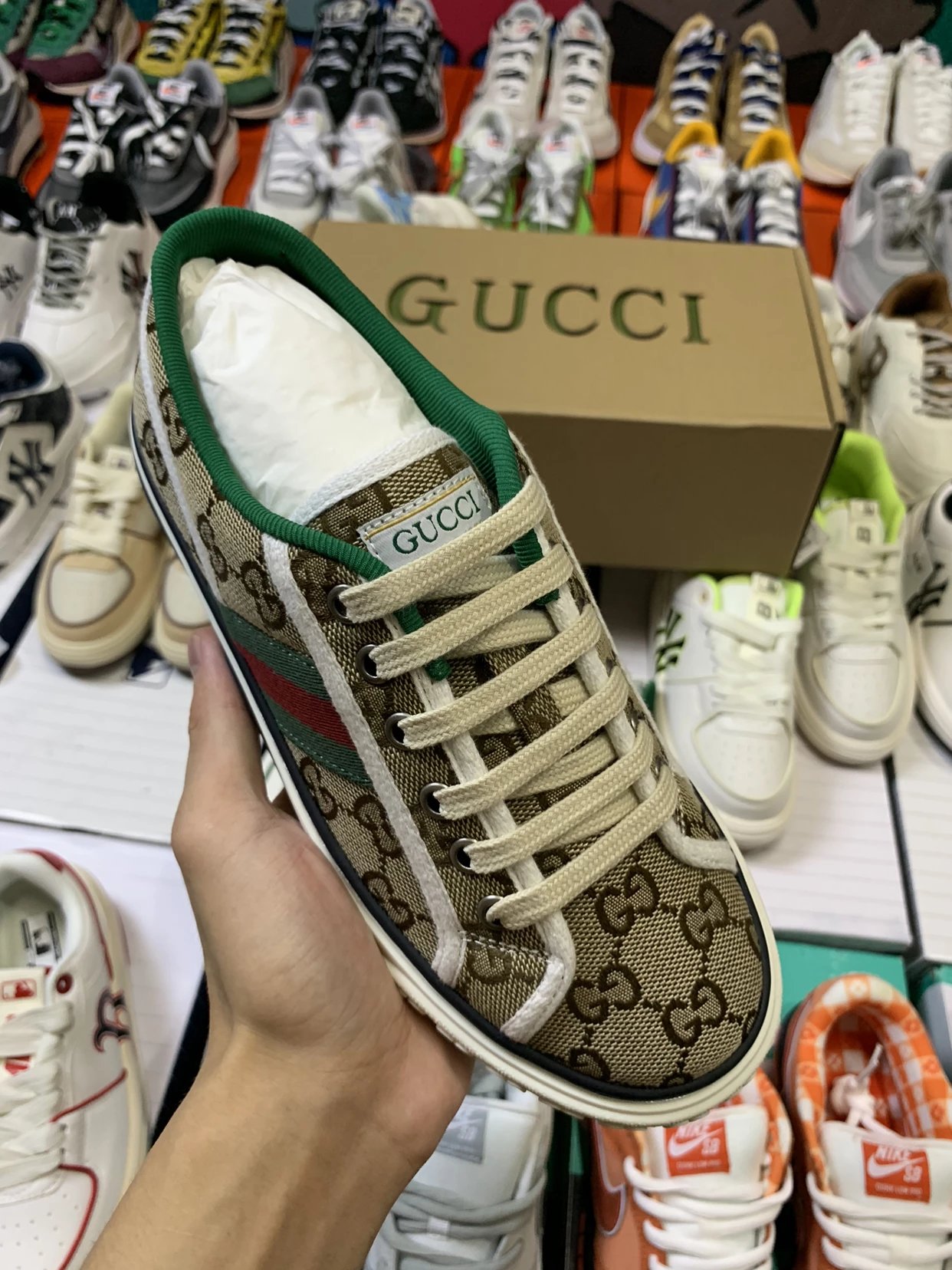 Gucci Classical logo low shoes