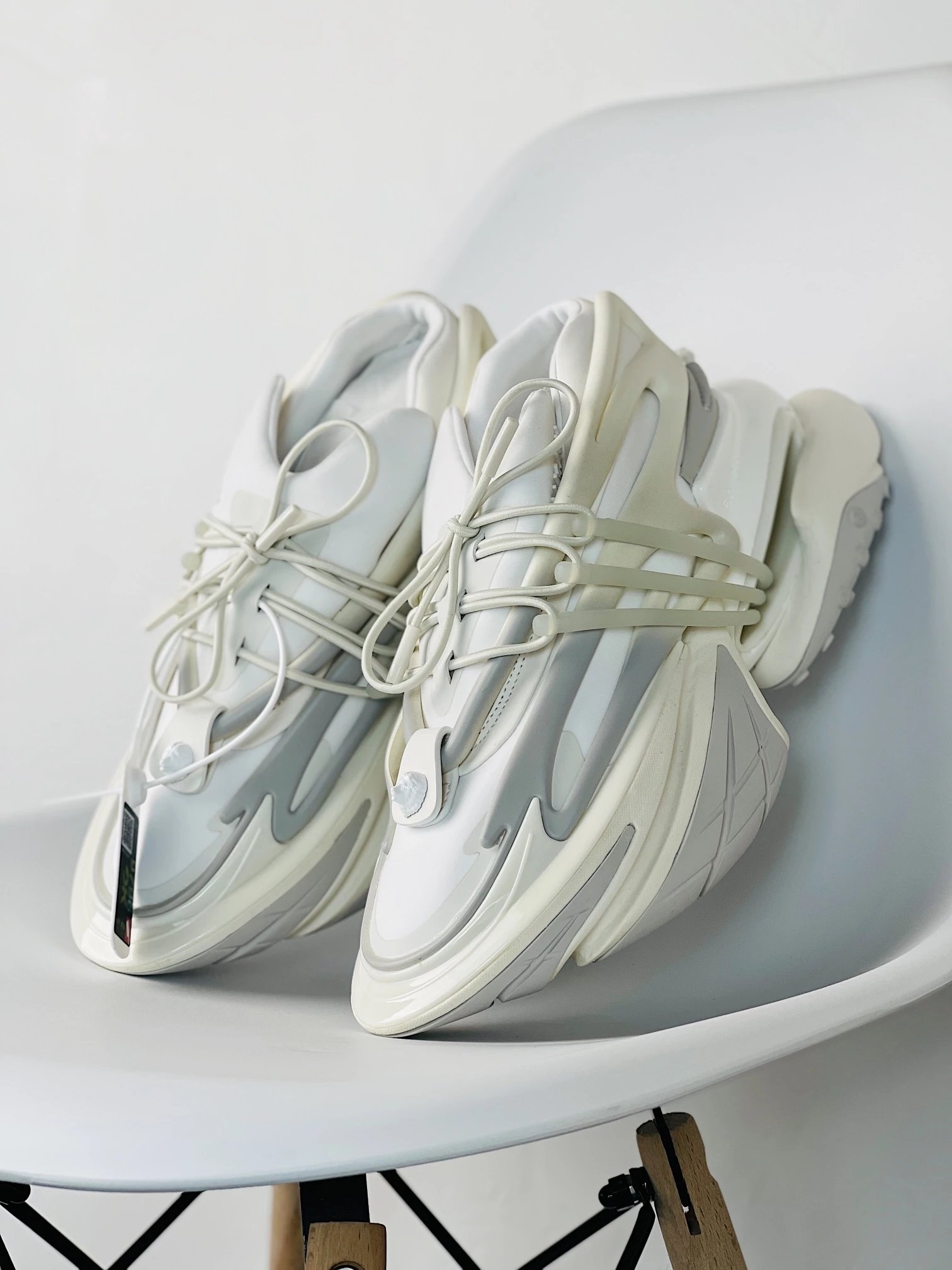 2022 Balmain Bullet Shoes Beige & Grey