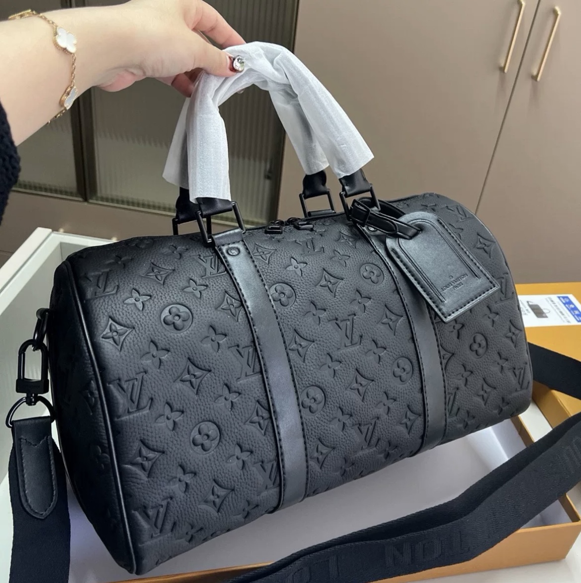 LV keeppall 35 Bag Black Color