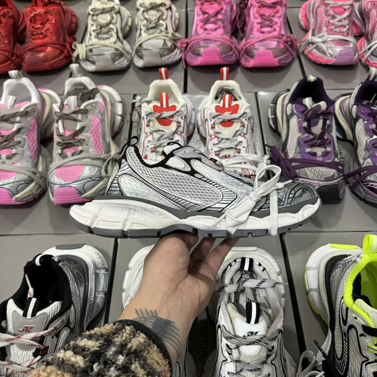 balenciaga gery and write G3xl shoes