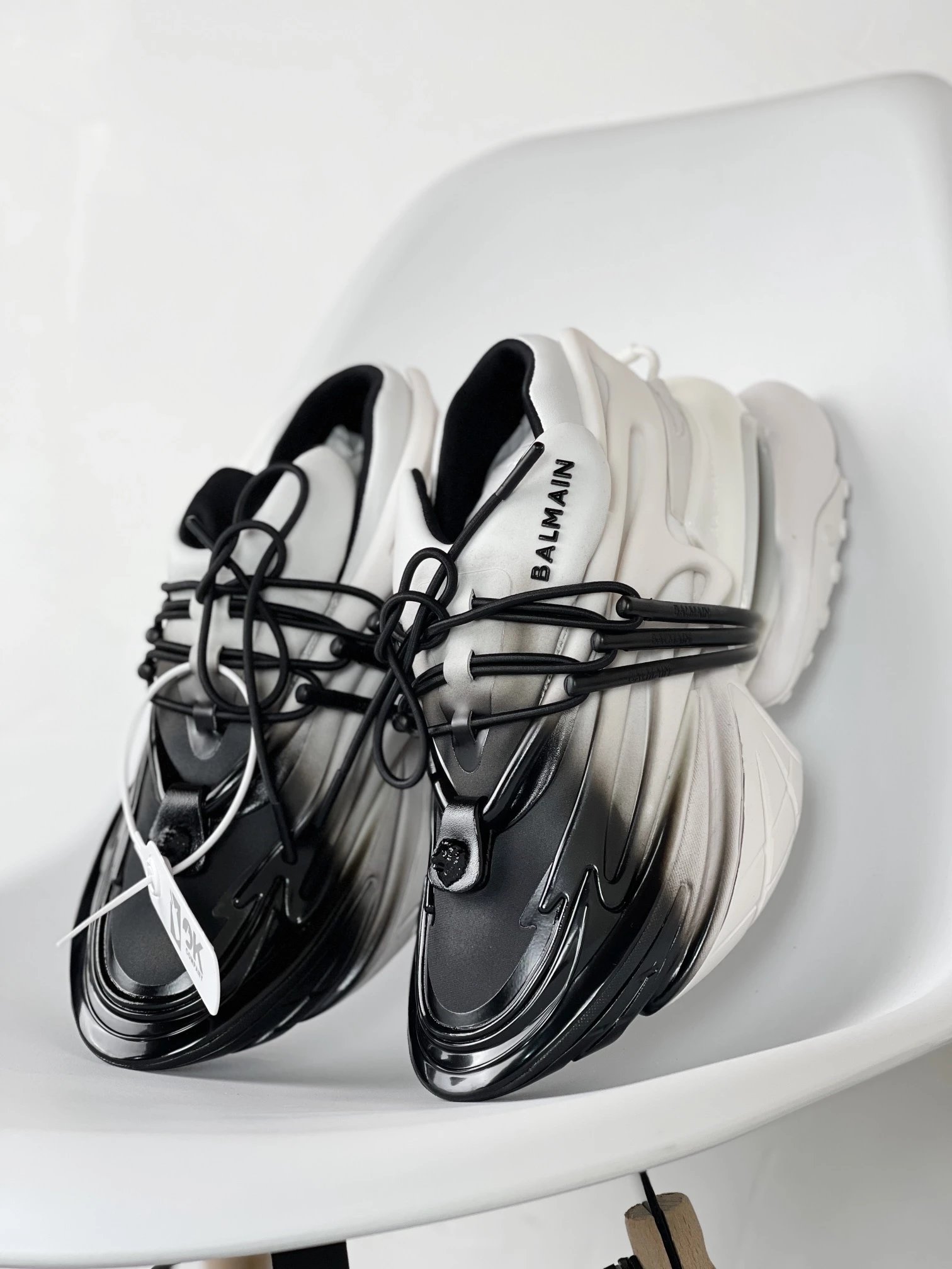 2022 Balmain Bullet Shoes White & Black