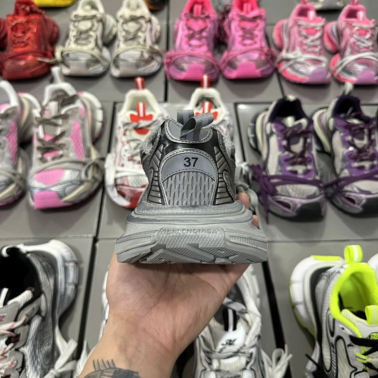 balenciaga gery and write G3xl shoes