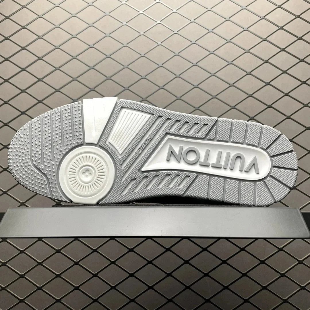 LV Trainer denim Grey and Leather Shoes