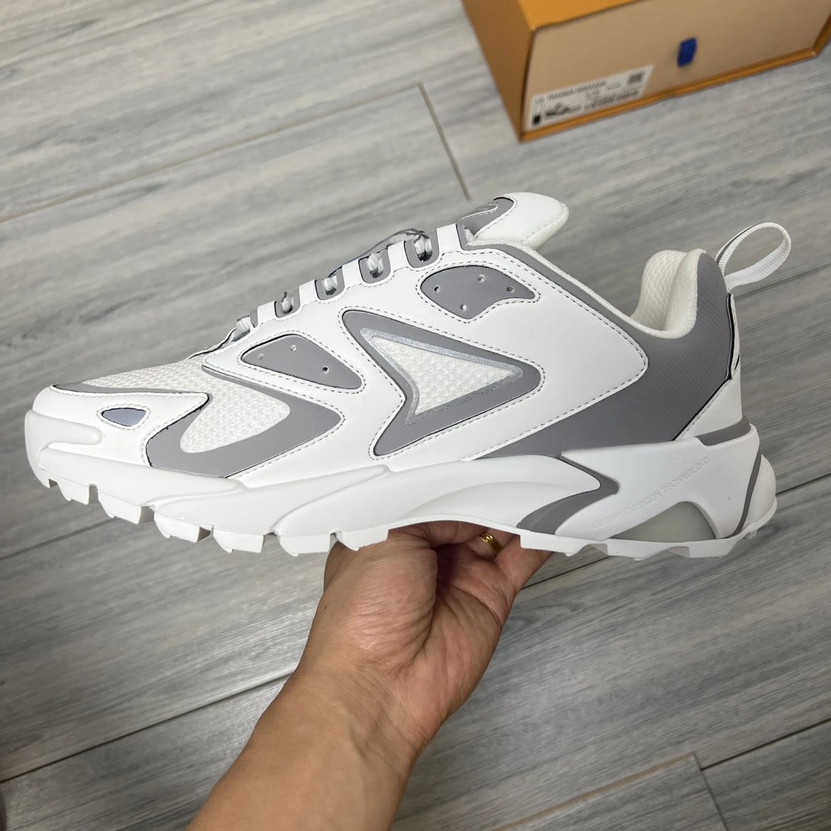 LV Runner Tatic White & Grey