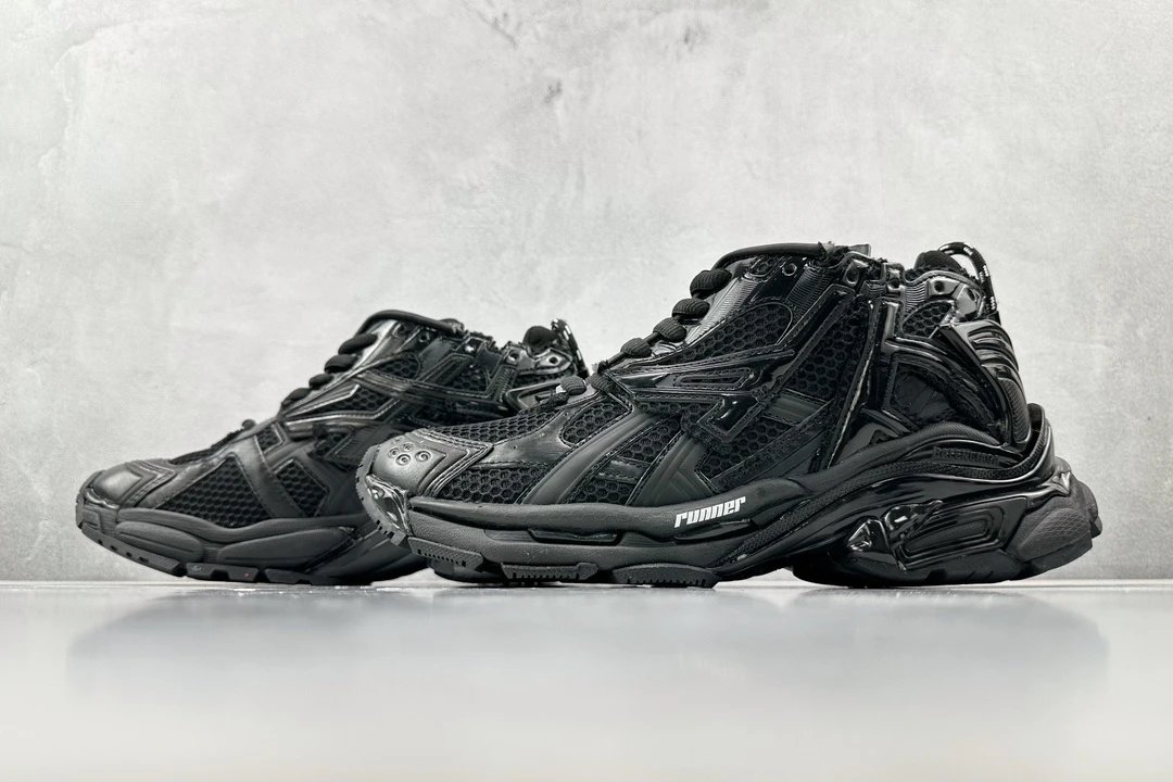 balenciaga runner all black shoes