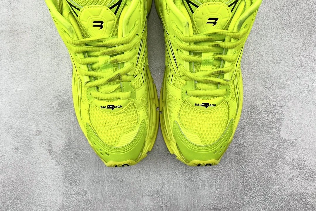 balenciaga runner fluorescent green shoes